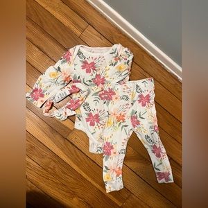 Cloud Island 3-6 Month floral outfit